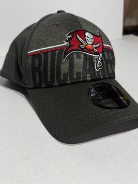 New Era 39THIRTY Tampa Bay Buccaneers NFL Sideline-style stretch-fit cap